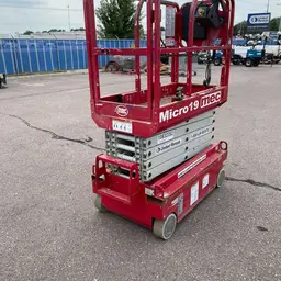 2018 MEC MICRO 19 Scissor Lift