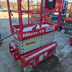 2018 MEC MICRO 19 Scissor Lift