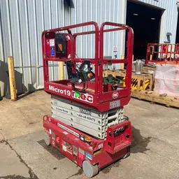 2018 MEC MICRO 19 Scissor Lift