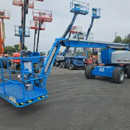 2013 Genie Z-80/60 Articulating Boom Lift