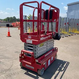 2018 MEC MICRO 19 Scissor Lift