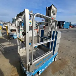 2017 Genie GR-20 Self-Propelled One-Person Lift