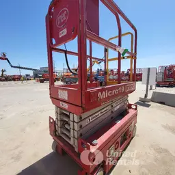 2021 MEC MICRO 19 Scissor Lift