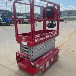 2018 MEC MICRO 19 Scissor Lift