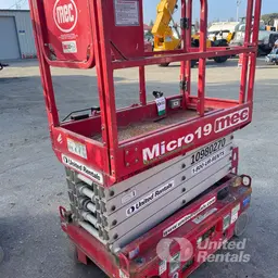 2019 MEC MICRO 19 Scissor Lift