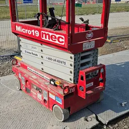 2018 MEC MICRO 19 Scissor Lift