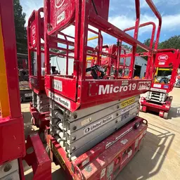 2018 MEC MICRO 19 Scissor Lift