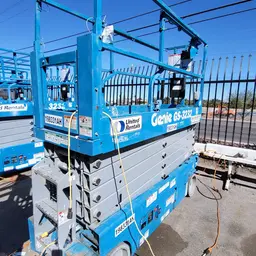 2017 Genie GS-3232 Scissor Lift