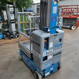 2016 Genie GR-20 Self-Propelled One-Person Lift
