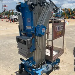 2018 Genie AWP-30SDC Pusharound Lift