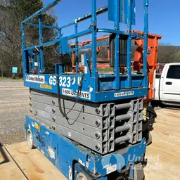 2017 Genie GS-3232 Scissor Lift