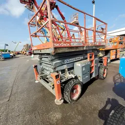 2015 Skyjack SJ8841RT Rough Terrain Scissor Lift