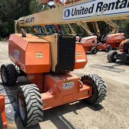 2017 JLG 800AJ Articulating Boom Lift