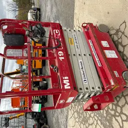 2018 MEC MICRO 19 Scissor Lift