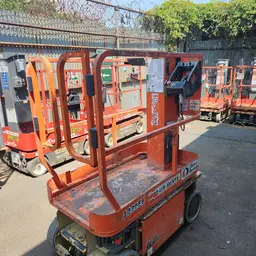 2018 JLG 1230ES Self-Propelled One-Person Lift
