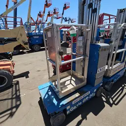 2016 Genie GR-20 Self-Propelled One-Person Lift