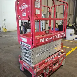 2018 MEC MICRO 19 Scissor Lift