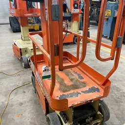2015 JLG 1230ES Self-Propelled One-Person Lift