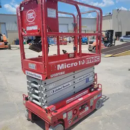 2018 MEC MICRO 19 Scissor Lift