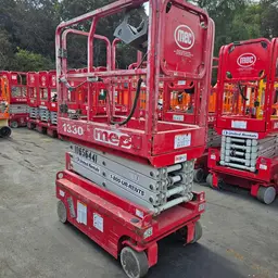 2017 MEC 1330SE Scissor Lift
