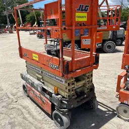 2017 JLG 1932R Scissor Lift