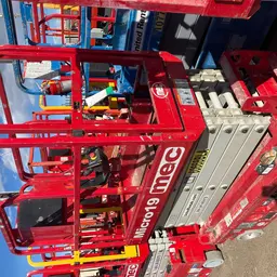 2018 MEC MICRO 19 Scissor Lift