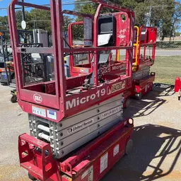 2018 MEC MICRO 19 Scissor Lift