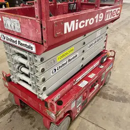 2018 MEC MICRO 19 Scissor Lift