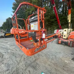 2015 JLG E400AJPN Articulating Boom Lift