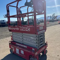 2018 MEC MICRO 19 Scissor Lift