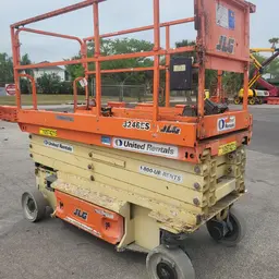 2017 JLG 3246ES Scissor Lift