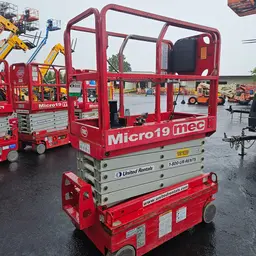 2018 MEC MICRO 19 Scissor Lift
