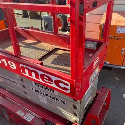 2018 MEC MICRO 19 Scissor Lift