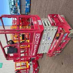 2018 MEC MICRO 19 Scissor Lift