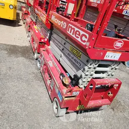2018 MEC MICRO 19 Scissor Lift