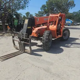 2017 SKYTRAK 8042 Forklift