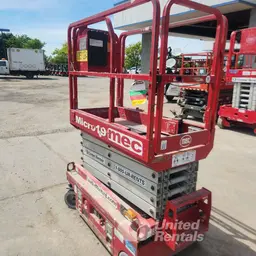 2018 MEC MICRO 19 Scissor Lift