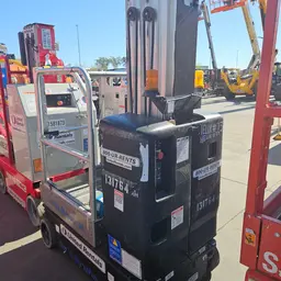 2013 Genie GR-20 Self-Propelled One-Person Lift