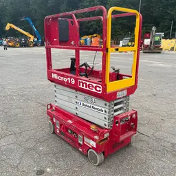 2018 MEC MICRO 19 Scissor Lift