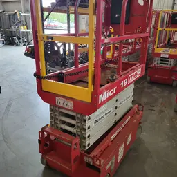 2018 MEC MICRO 19 Scissor Lift